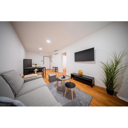 Flex SelfCheckIns 188 - Zagreb - 2 Bedrooms - Parking - Loggia