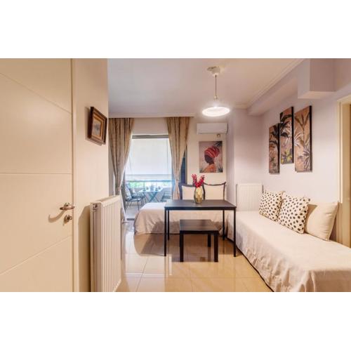 Flisvos Renovated Apartment near the Sea