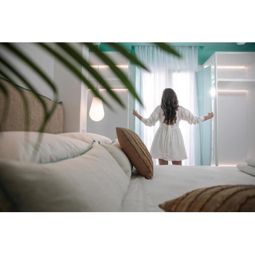 Flora Apartments & Studios