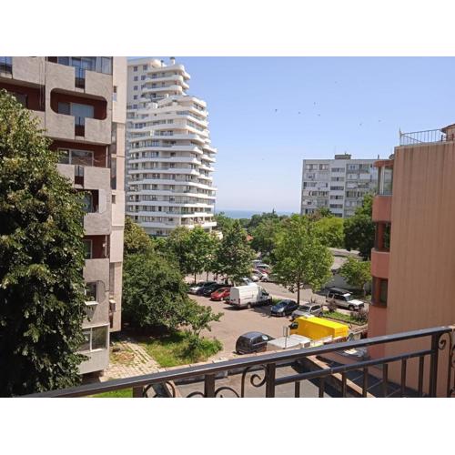 Flora Beach Apartaments