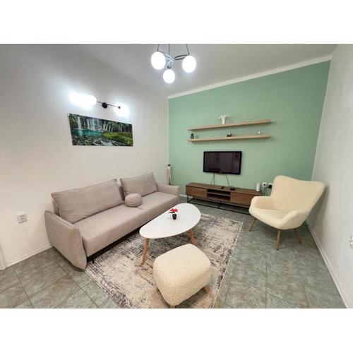 Florence family 2BDR Apt - min from Serdika w WiFi
