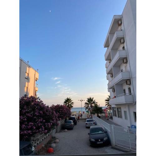 Flors Apartments