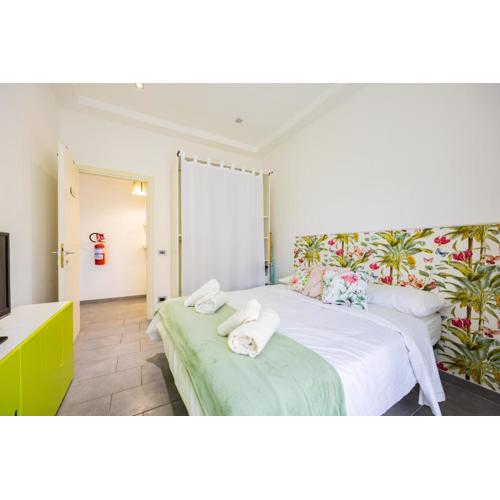 Fly and Swim, Glamour House