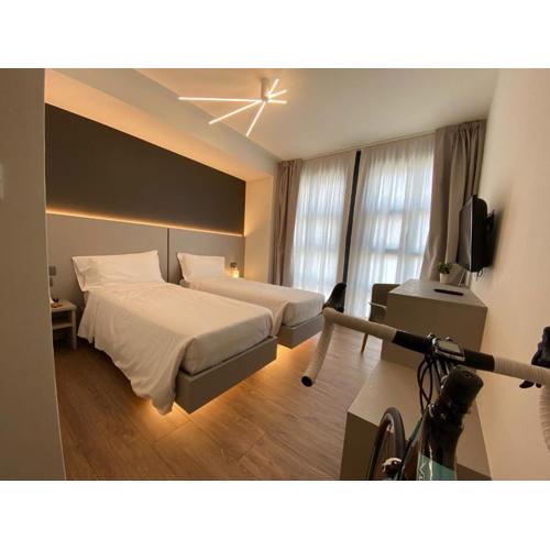 Fly Bike Hotel