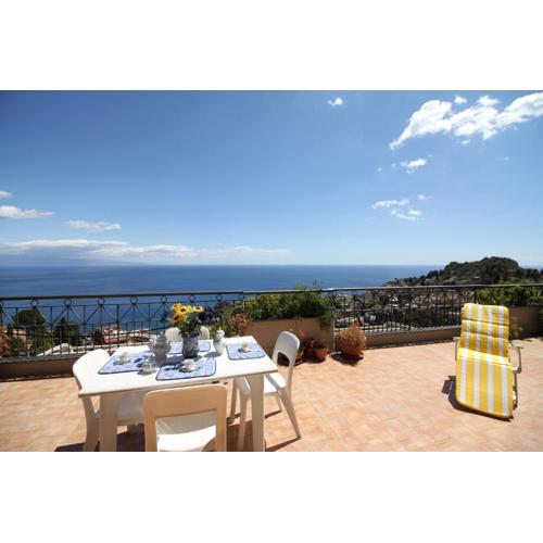 Fontana Vecchia Seaview Apartment