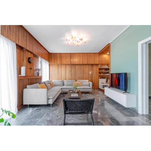Foothills of Acropolis-Thissio 3 bdrm apartment