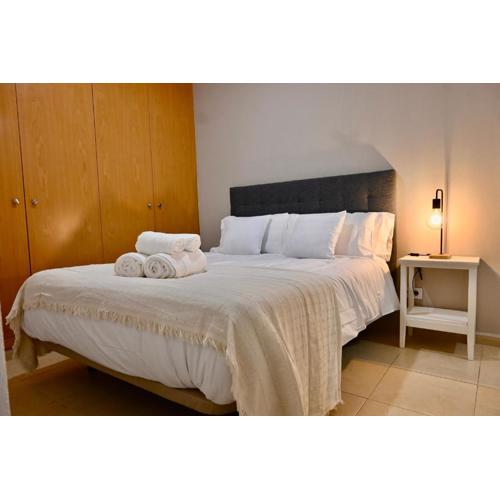 For You Rentals Acogedor Apartamento TEMPORAL de 1 Dormitorio y Salón, a Pasos de Gran Vía INF3D