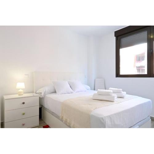 For You Rentals Acogedor apartamento TEMPORAL de un dormitorio en Chamartin MMA322A