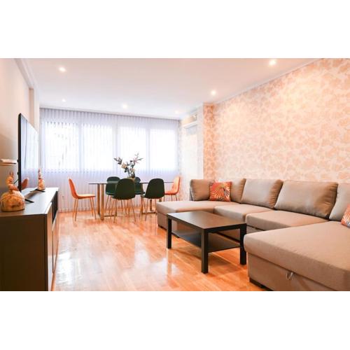 For You Rentals Apartamento TEMPORAL Espacioso de Tres Dormitorios en Madrid ORE51