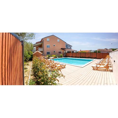 Foric Apartments With Outdoor Heated Pool