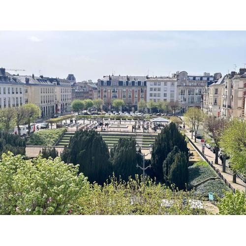 Forum Champagne grand T2 climatisé vue Cathédrale
