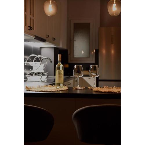 Fos Apartment - Ippokratous 2BDR Central Flat