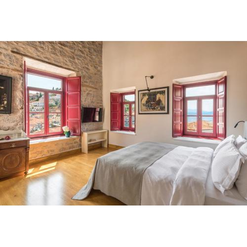 FOS Hydra residence