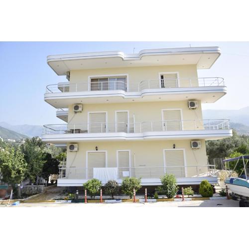 Foti Rooms