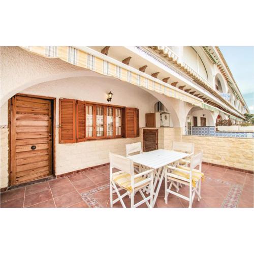 Four-Bedroom Holiday Home In Santa Pola