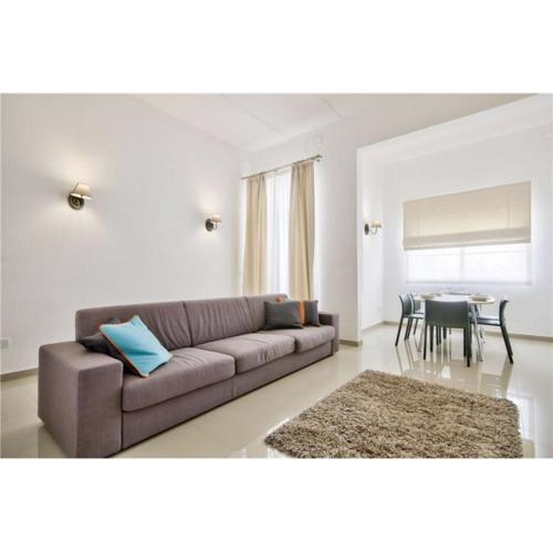 Four Bedroom Typical Maltese Townhouse - One Minute Away From The Seafront