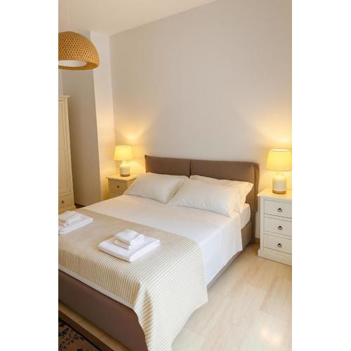 Frangipani HOUSE Cagliari luxury huge apartment city center with lift