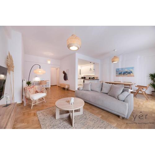 Free-Spirit Large Boho Apartment with Free-Parking