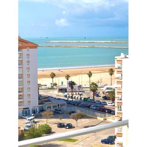Frente al mar, preciosas vistas, piscinas , valdelagrana