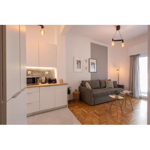Fresh 2 bdrm Apt in Koukaki
