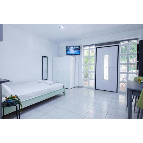 Fresh Comfy Studio Near Flisvos Marina in Faliro