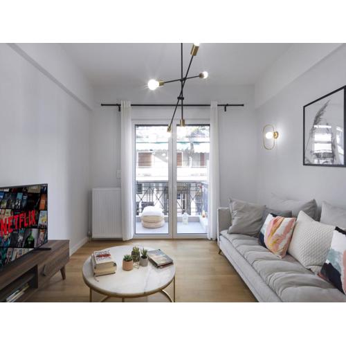 FRESH, NEW & READY FOR YOU! RNVTD APT IN KOUKAKI!