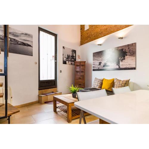Fridays Flats Dreamy Duplex - Stylish Beach Loft