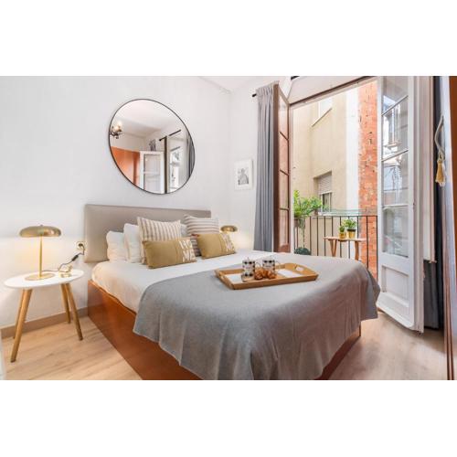 Fridays Flats Whisper-quiet Near Sagrada\