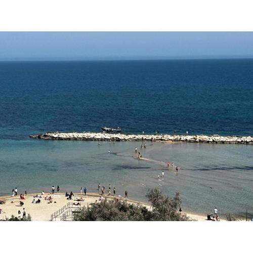 Front Beach Apartment - 3 Bedrooms