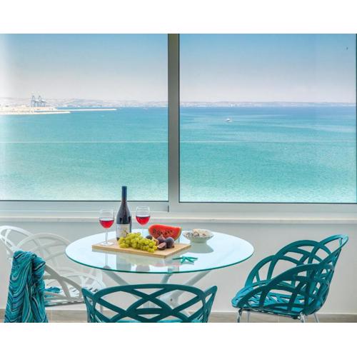 Front-Row - Skyline Retreat - Pool Access