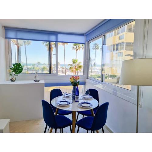 Frontline Apartment with Sea Views and Rooftop Pool