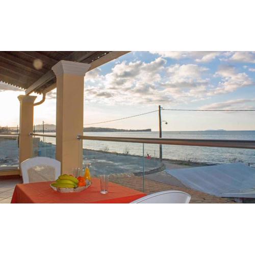 Frosos Beachfront Maisonette Acharavi