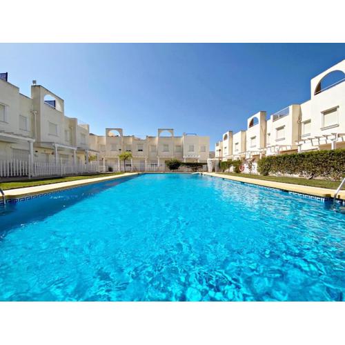 Fuentemar Duplex - WiFi, terraza & piscina comunitaria
