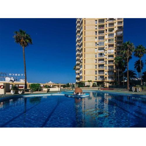 Full center of Las Americas, renovated, high floor