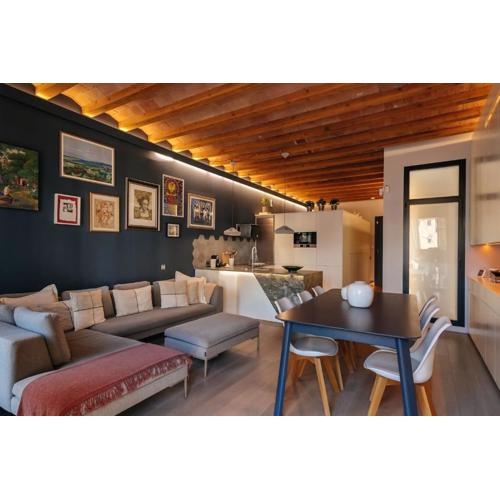 Fully Equipped Upscale Loft weekly cleaning incl