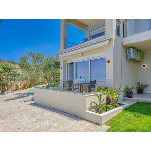 Fully renovated apartment in Platanias 1