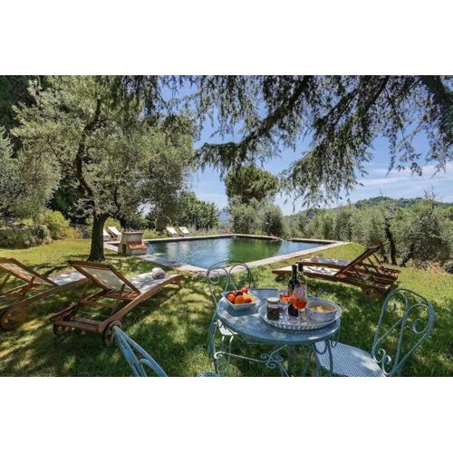 Fully serviced villa with breathtaking views
