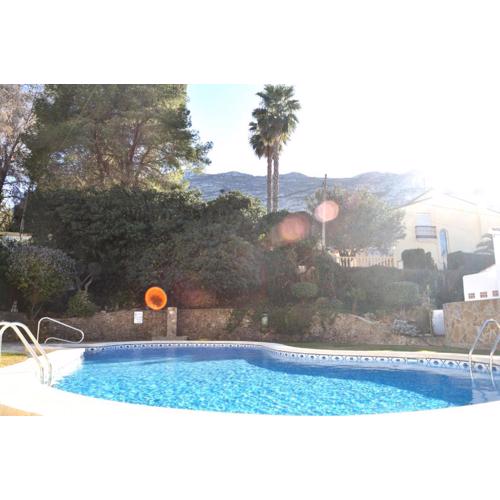 Galeretes, by Bookindenia