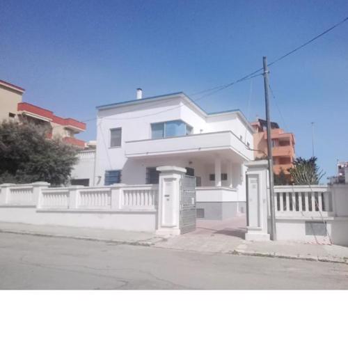 Gallipoli Lido San Giovanni villa 8 posti