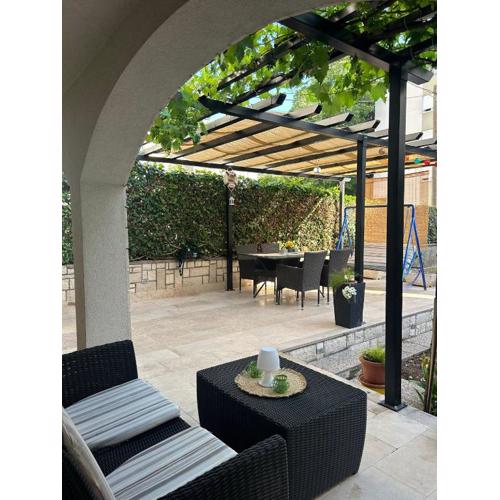 Garden Apartment Dina with free Parking