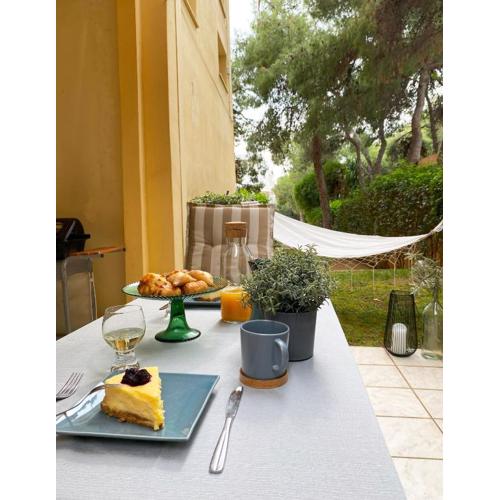 Garden Apartment with BBQ in the Athenian Riviera