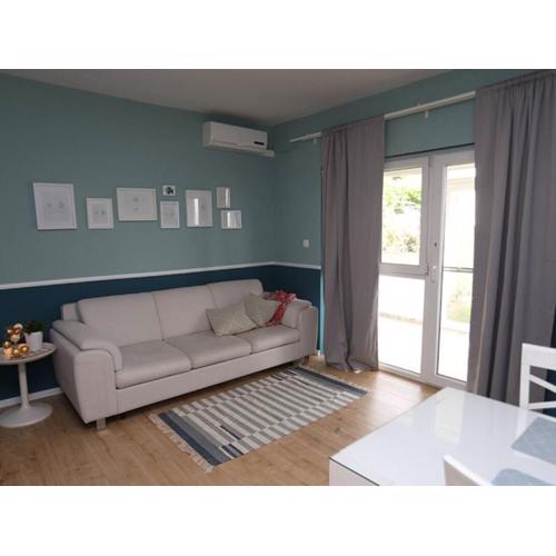 Garden Oasis - Ka tel Luk i - One Bedroom Apartment with Balcony