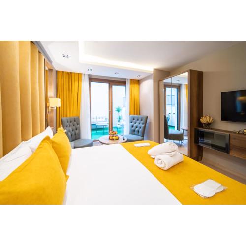 Garden Room Suit Hotel