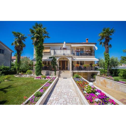 Garden view apartment in Poreč for 2 - 4 persons