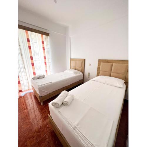 Garden Villa Sarande Apt-4