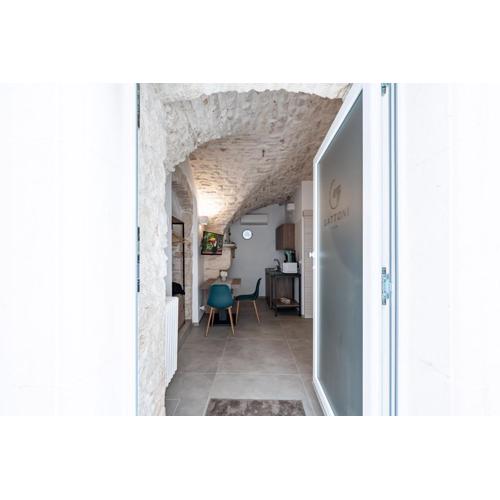 Gattoni Room by Rentbeat