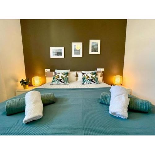 GATU PREMIUM Racimo, terraza, piscina, aire ac, wifi y parking \