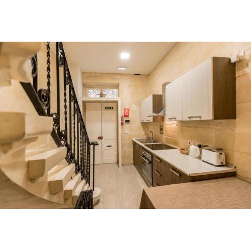 GB Suites - Triplex Apartment