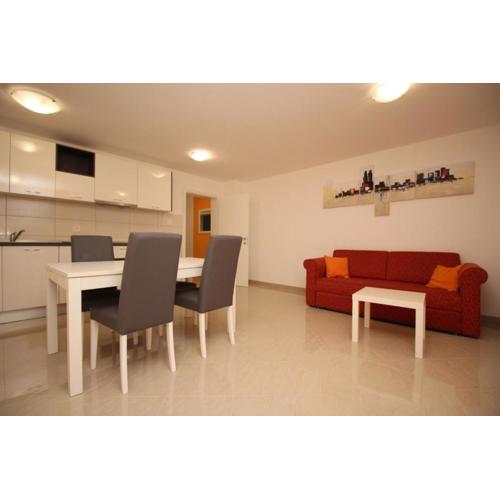 Gemütliche Ferienwohnung in Baška mit gemeinsamem Pool und Grill