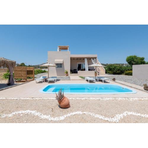 Gennadi Serenity House- beachfront villa with pool